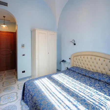 Palazzo Pisani 3* Амальфі